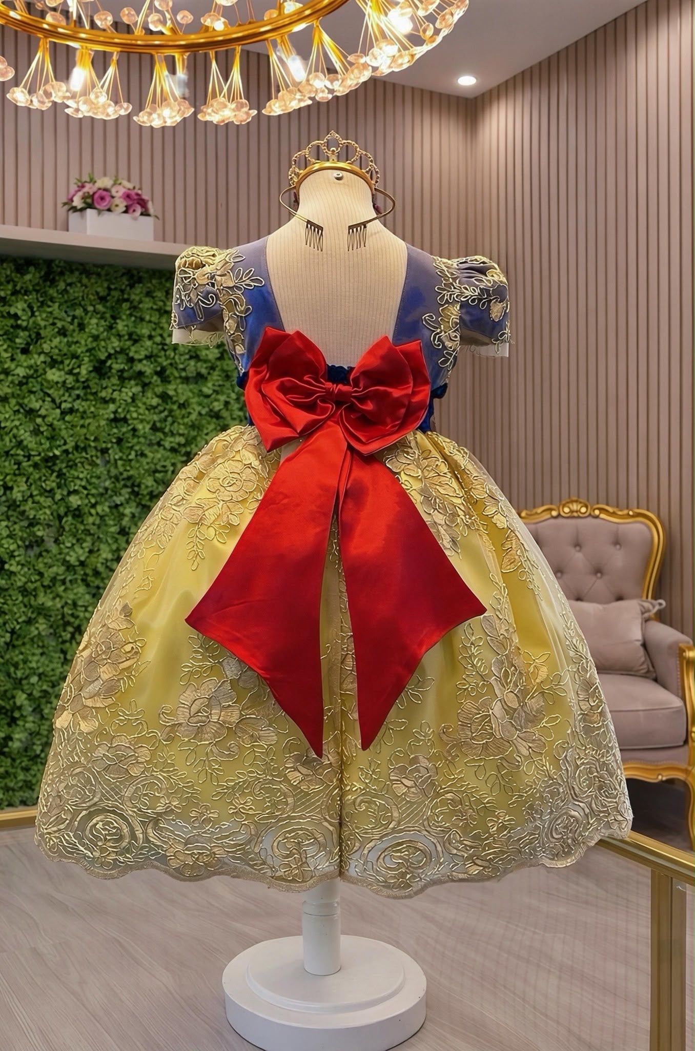 Royal Apple Princess Girls’ Party Dress with Golden Lace
