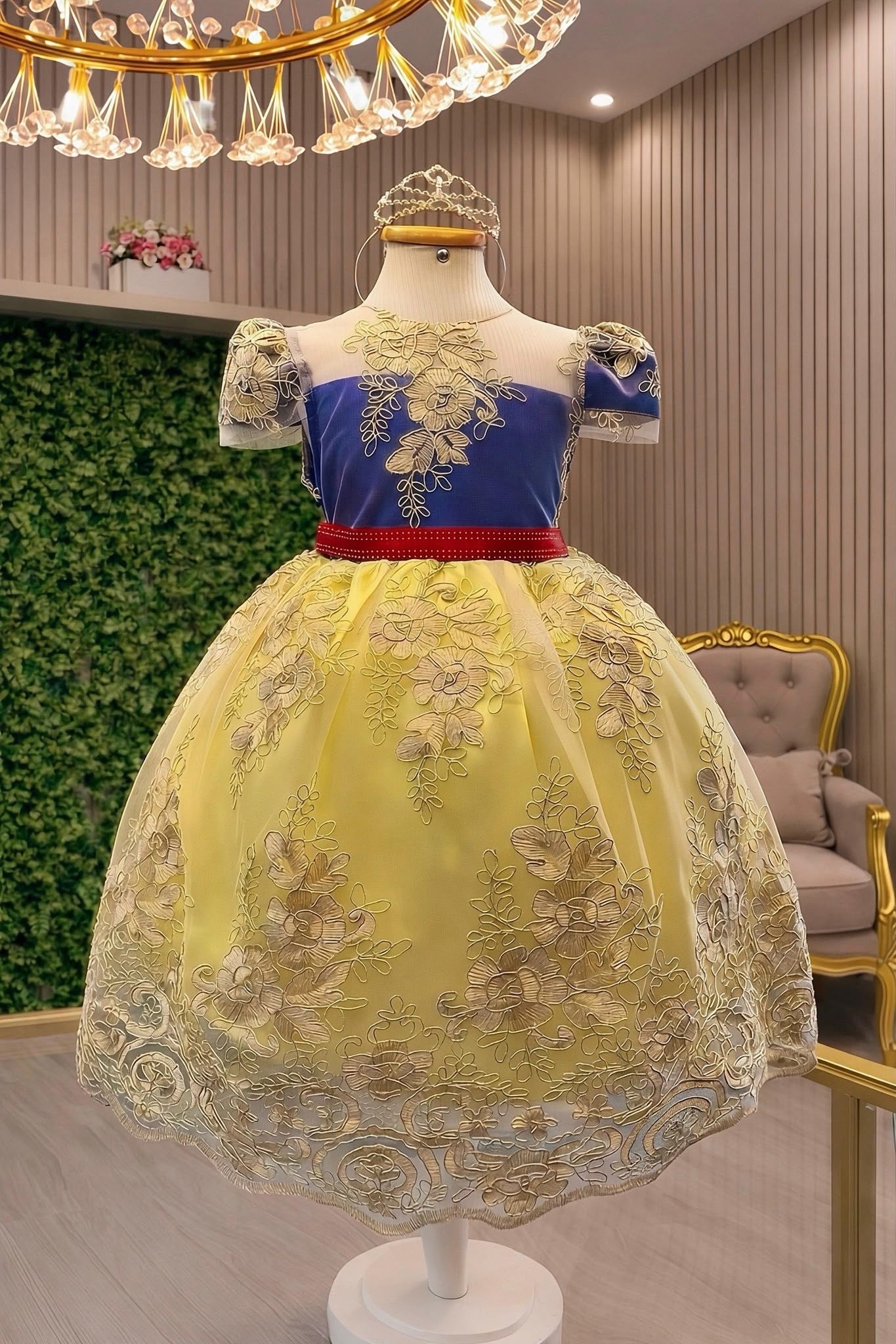 Royal Apple Princess Girls’ Party Dress with Golden Lace